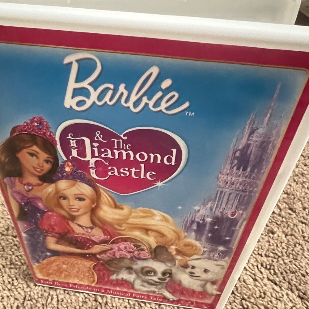 Barbie- the diamond castle dvd movie in case